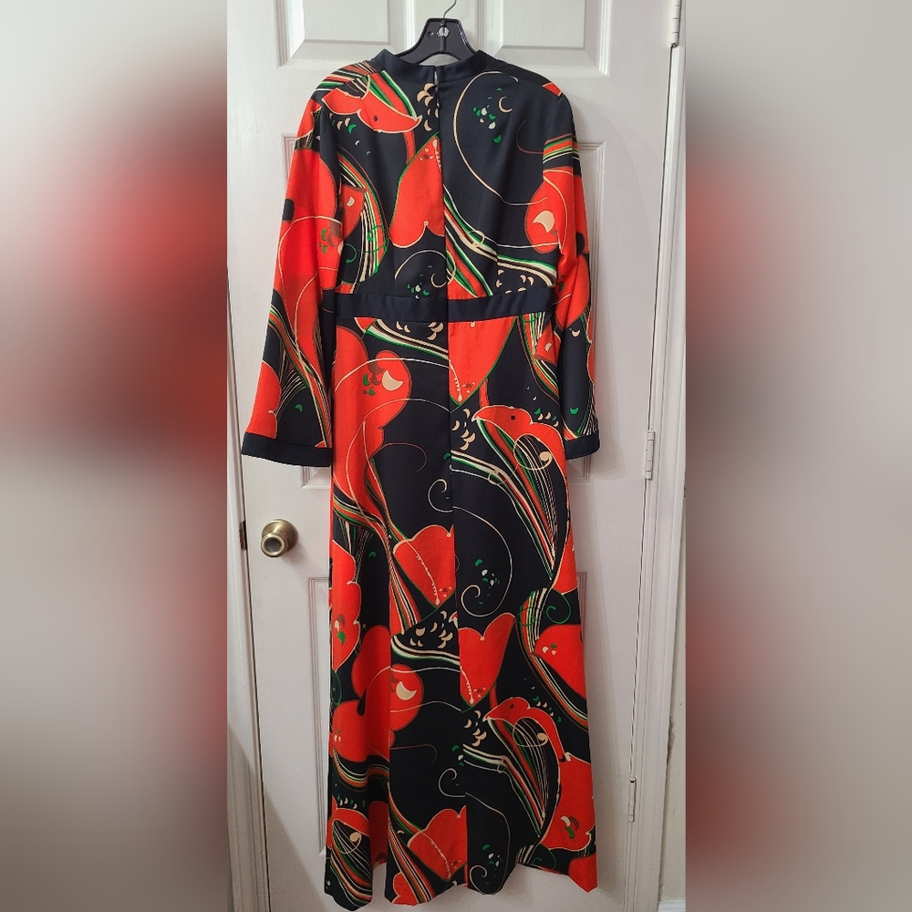 Vintage 1970s Tori Richard Honolulu Vibrant Black and Orange Patterned Dress - Picture 6 of 6